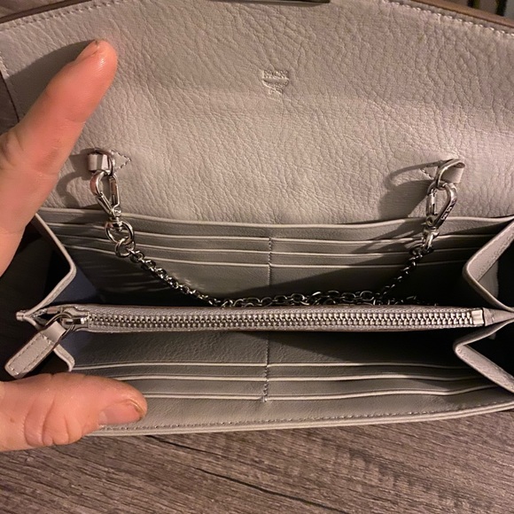 MCM woman’s clutch - Picture 2 of 3